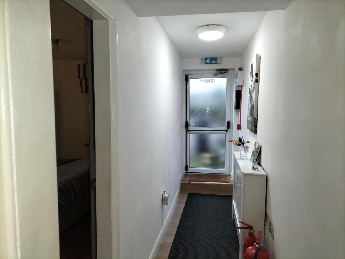 The New Accommodation Free Complementary Breakfast Tibshelf Exterior photo