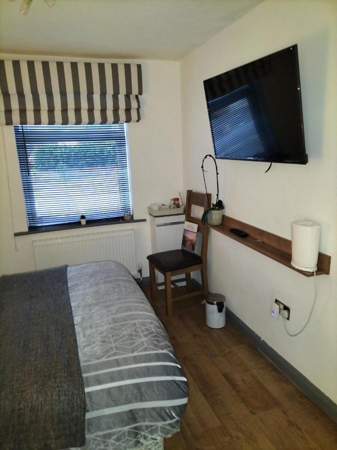The New Accommodation Free Complementary Breakfast Tibshelf Exterior photo
