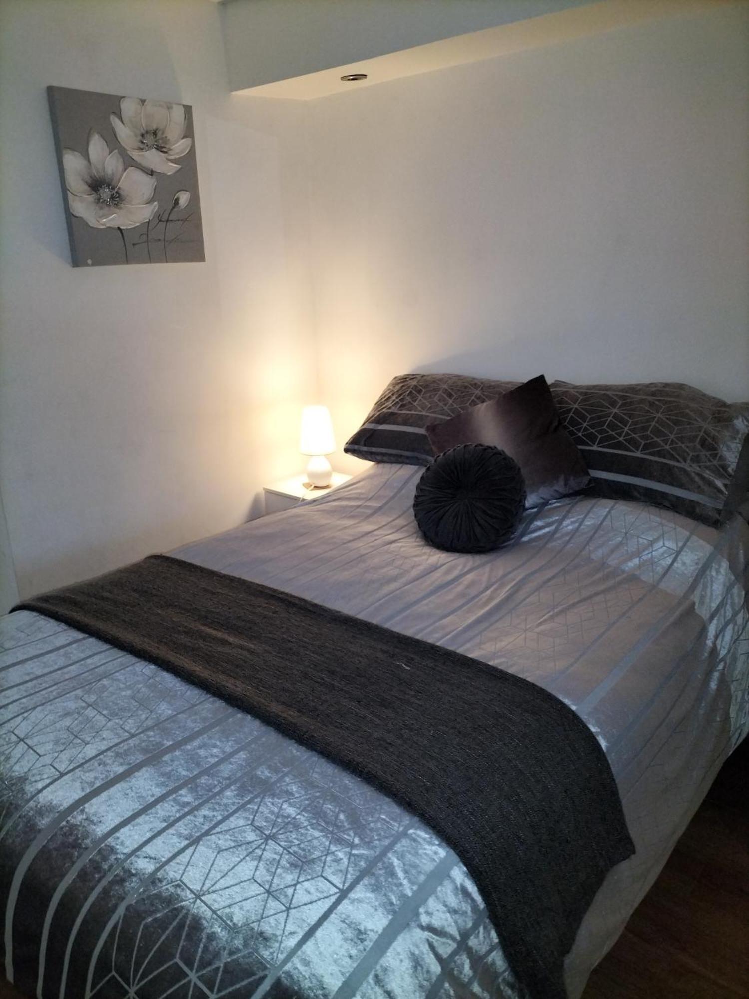 The New Accommodation Free Complementary Breakfast Tibshelf Room photo